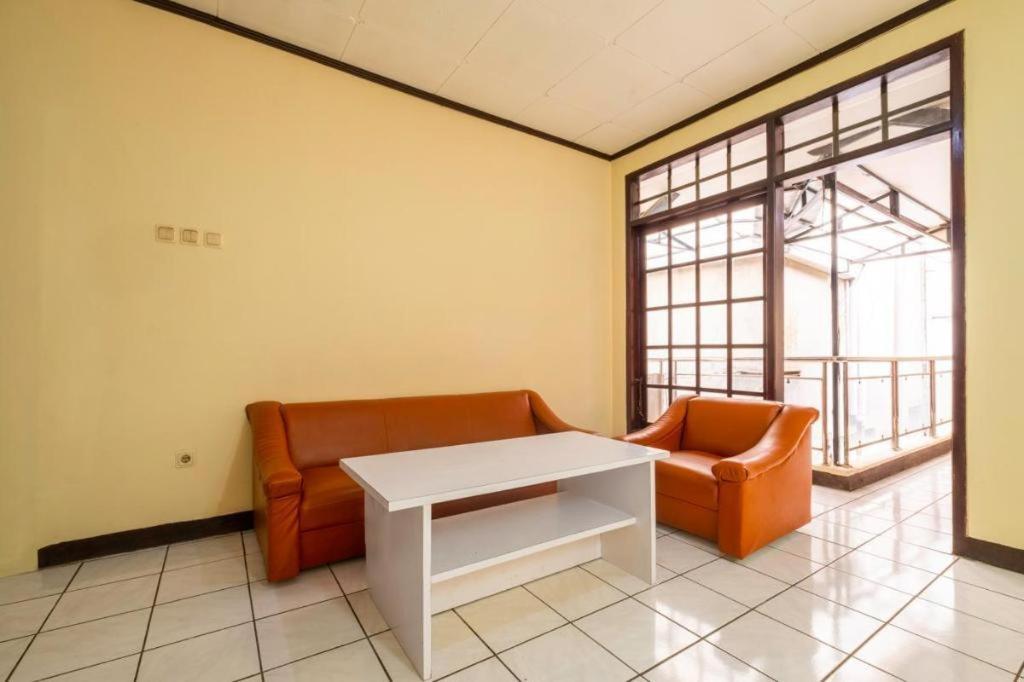 Super Oyo 2672 Bee M Syariah Hotel Bandung Exterior photo